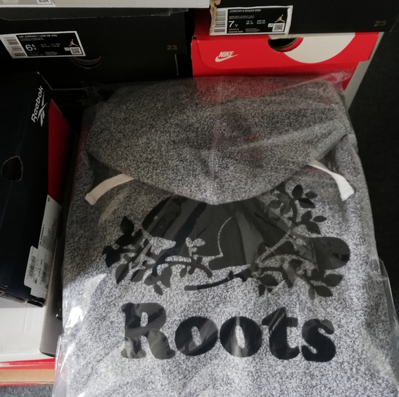 ROOTS GRAY HEATHER HOODIE MEN'S US SIZE MEDIUM LIKE NEW BARELY WORE "USED ITEM" - Picture 5 of 5